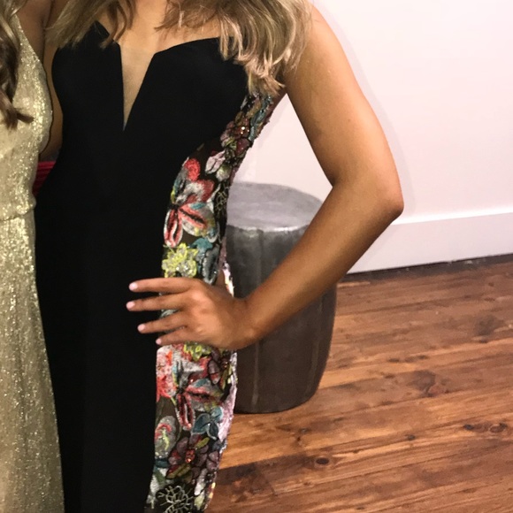 Beautiful Black Jovani Gown - Picture 2 of 3